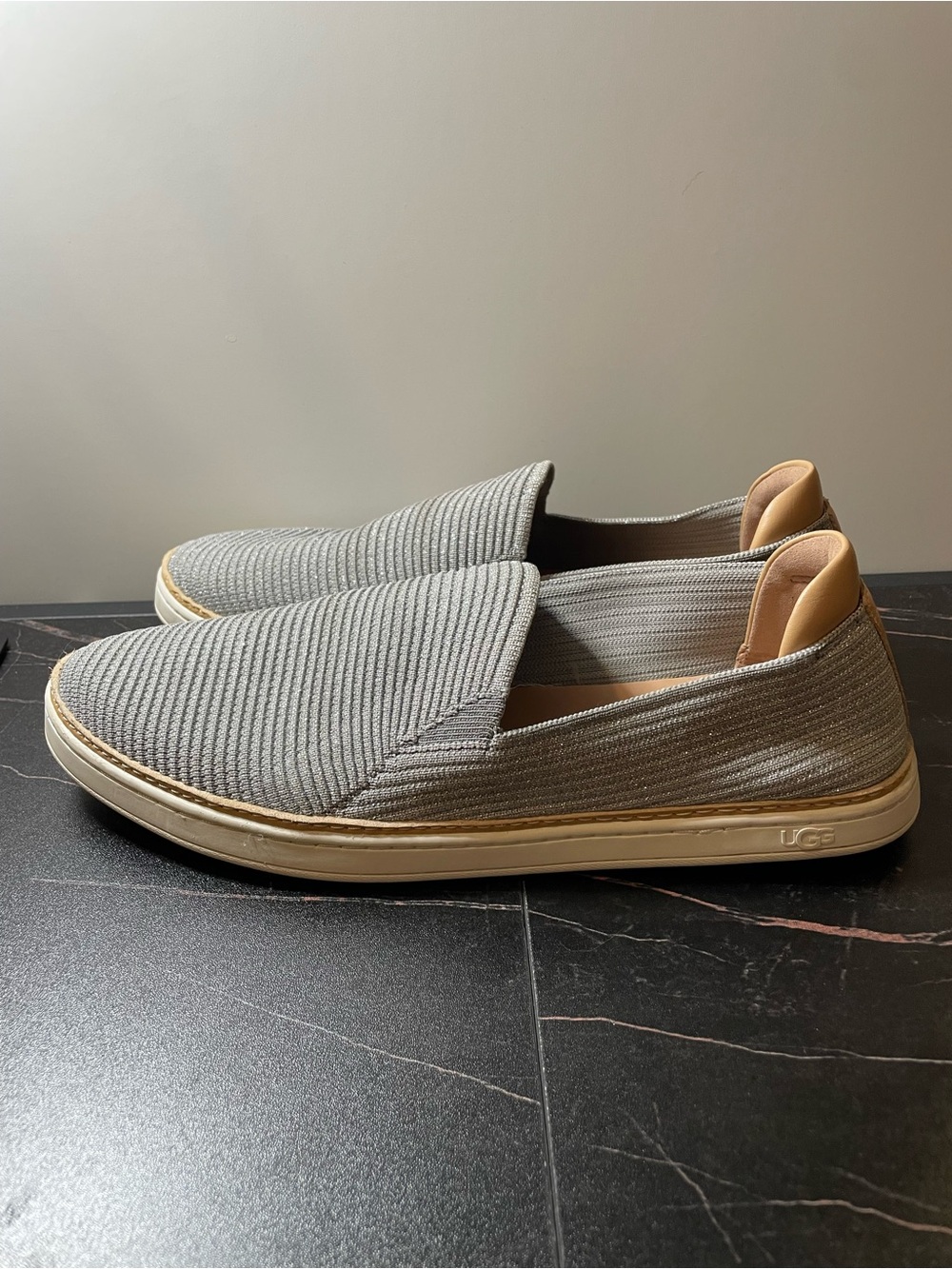 UGG Sammy Slip-On Metallic Knit Sneakers | Women’s 12 | Silver